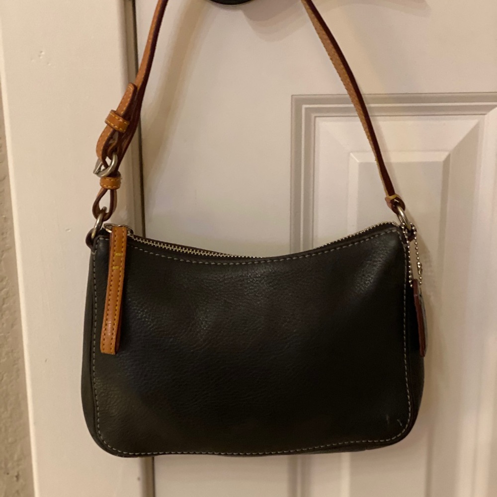 Coach - Picture 2 of 5